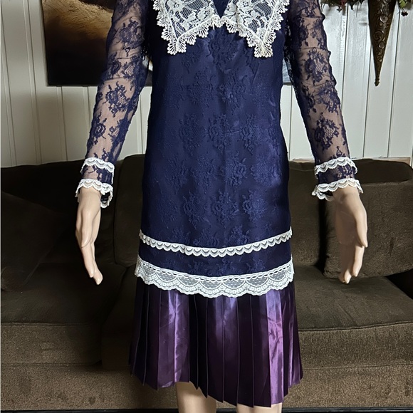 Jessica McClintock • Size 8 • Vintage • Dress • Purple • Floral Lace • Victorian - Picture 10 of 16